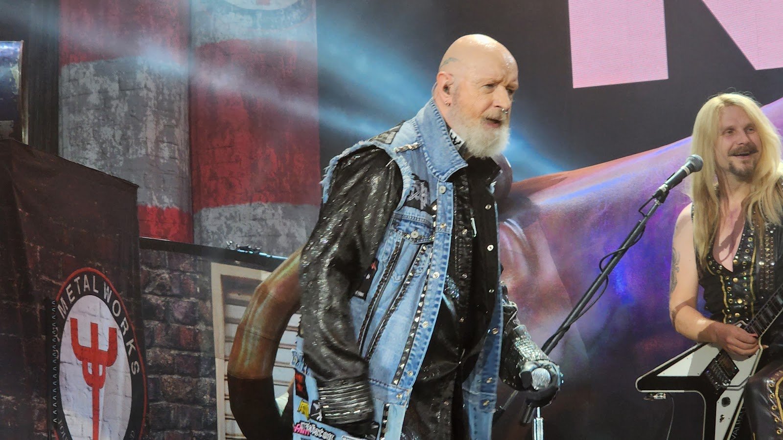 raising-canes-river-center-arena-1