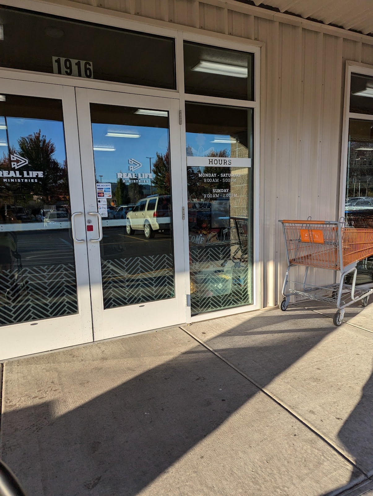 real-life-ministries-thrift-3