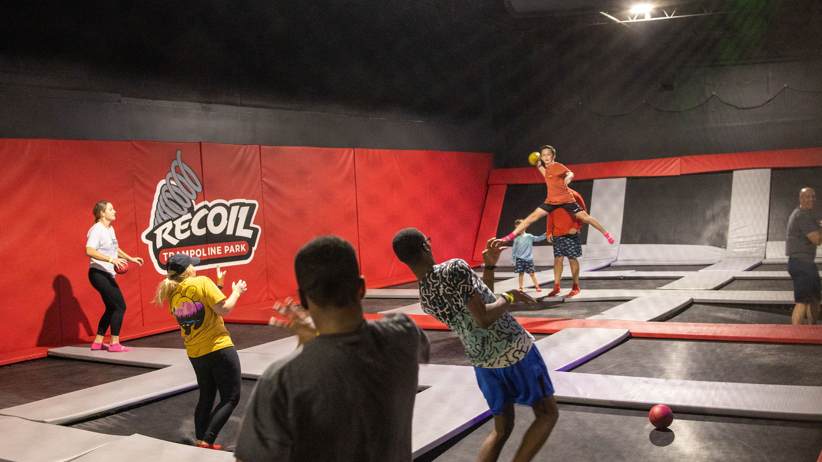 recoil-trampoline-park-1