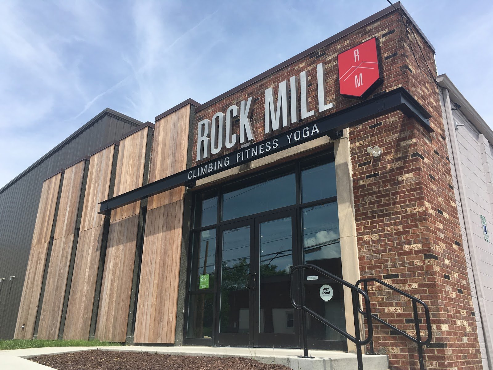 rock-mill-climbing-yoga-fitness-cafe-4
