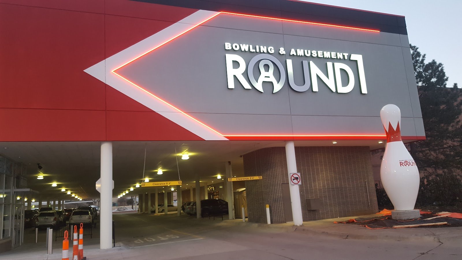 round1-bowling-arcade-gateway-mall-4