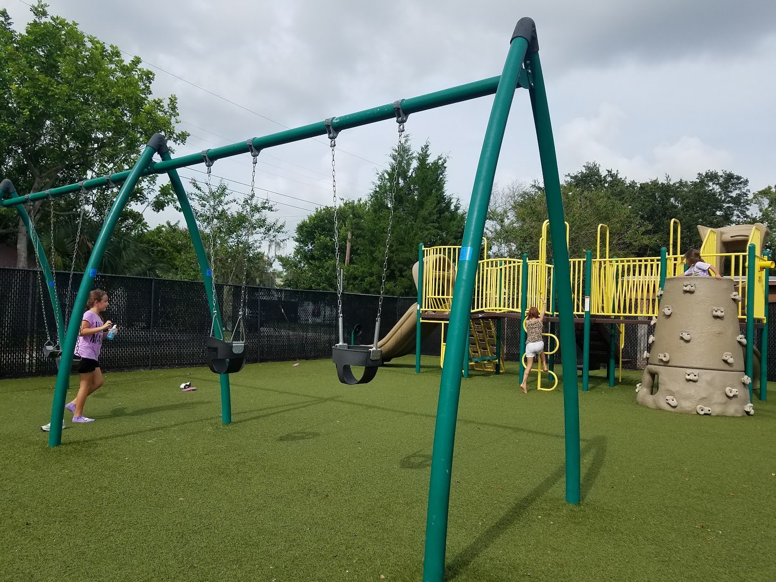 royal-roy-eden-jr-community-playground-1