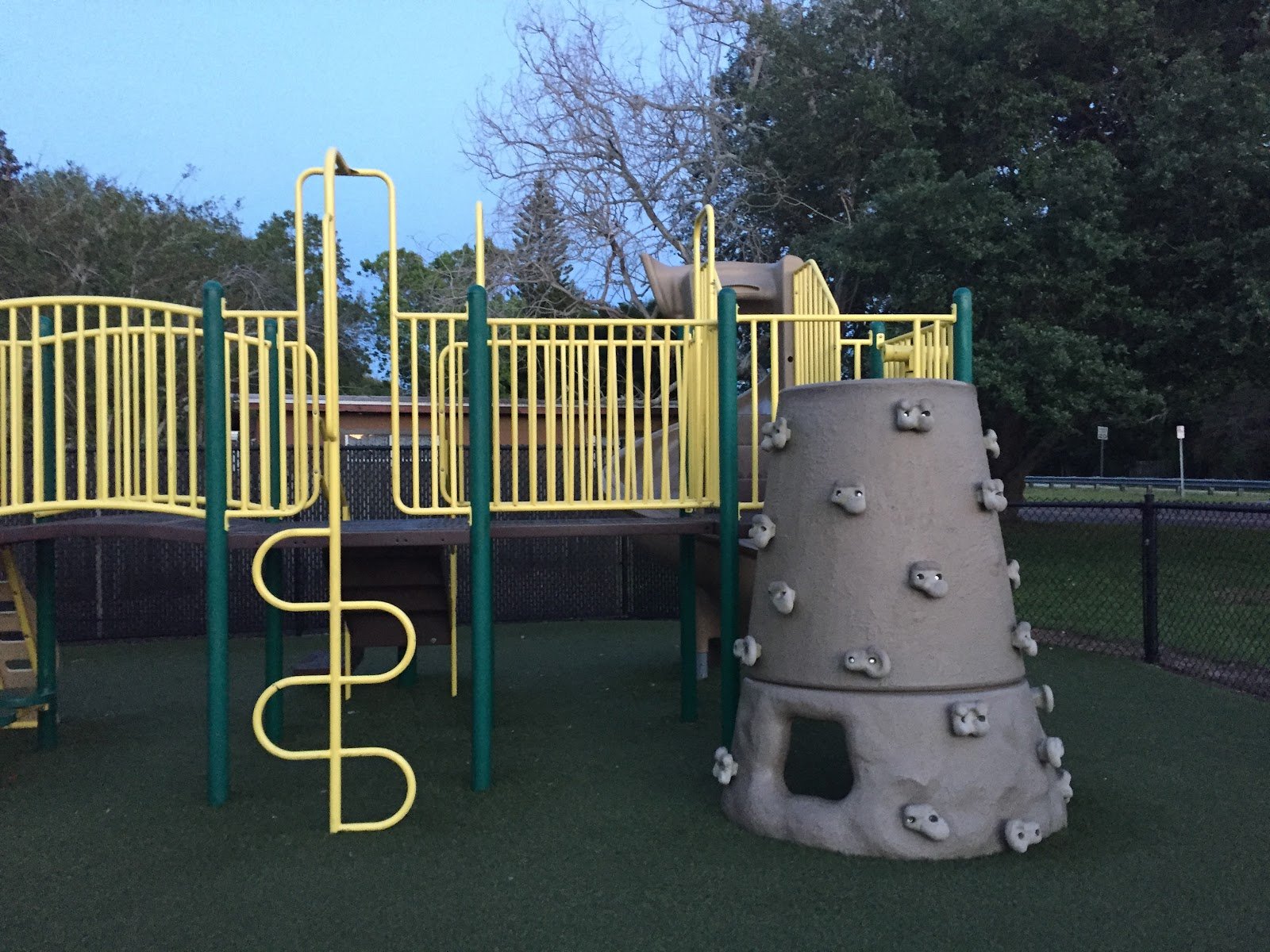 royal-roy-eden-jr-community-playground-4