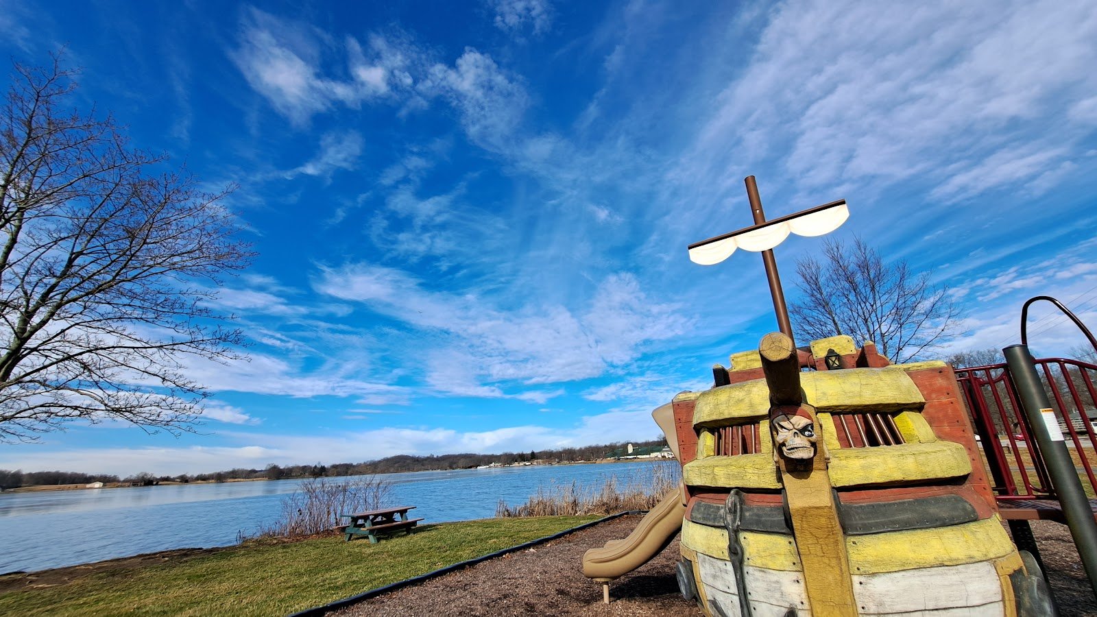 springfield-lake-playground-3