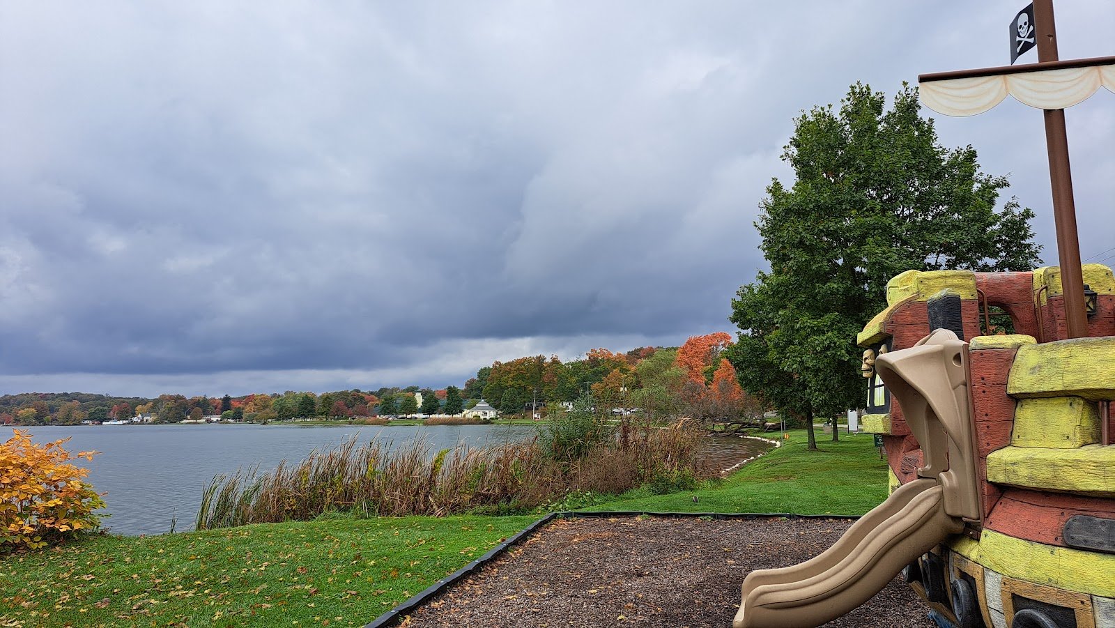 springfield-lake-playground-4