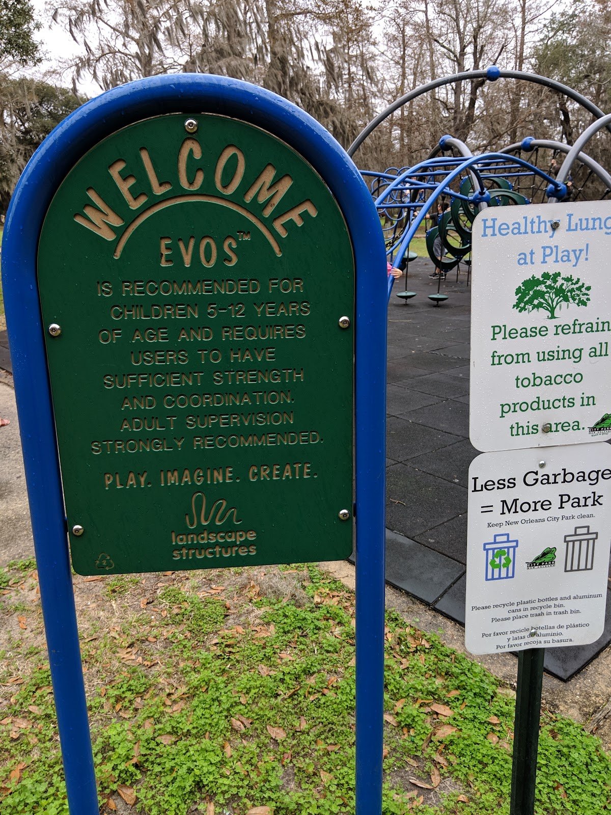 starbucks-playground-2