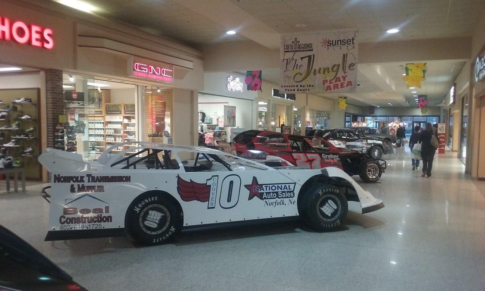 sunset-plaza-mall-3
