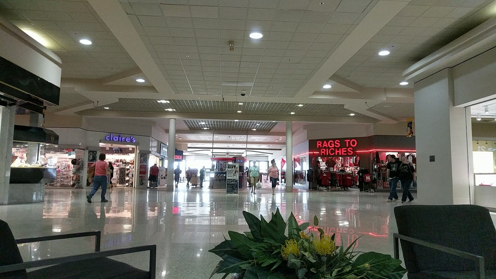 sunset-plaza-mall-4