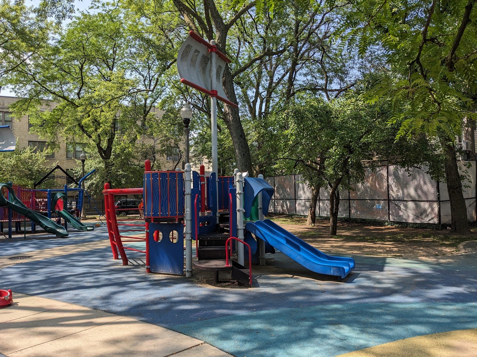 supera-park-playground-1