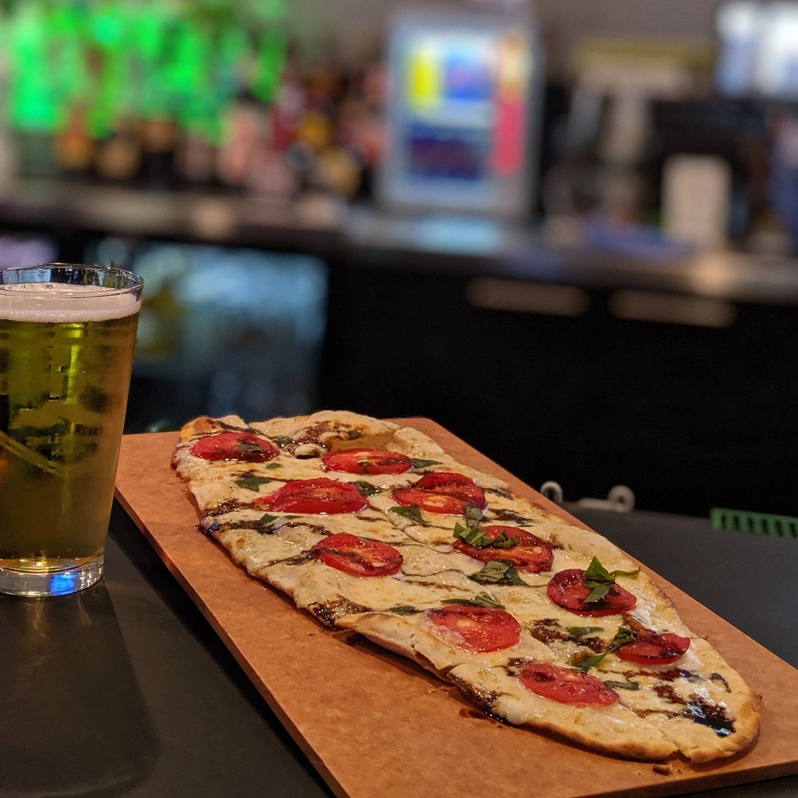 the-caddy-shack-indoor-golf-pub-2