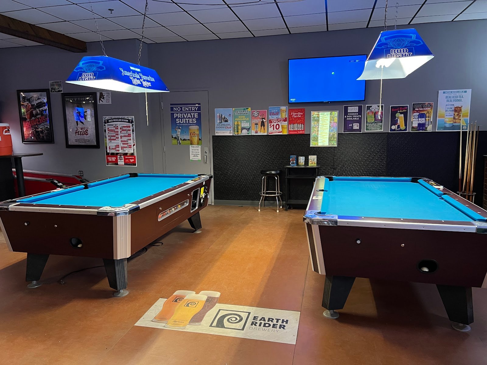 the-caddy-shack-indoor-golf-pub-4