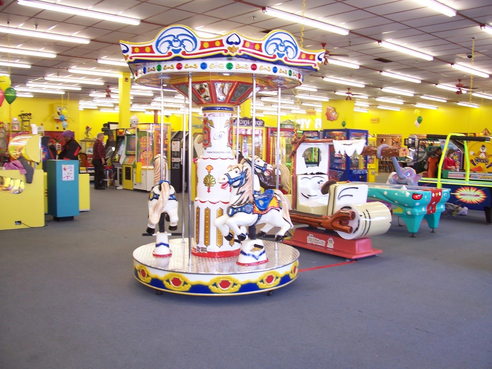 the-peoples-choice-family-fun-center-1