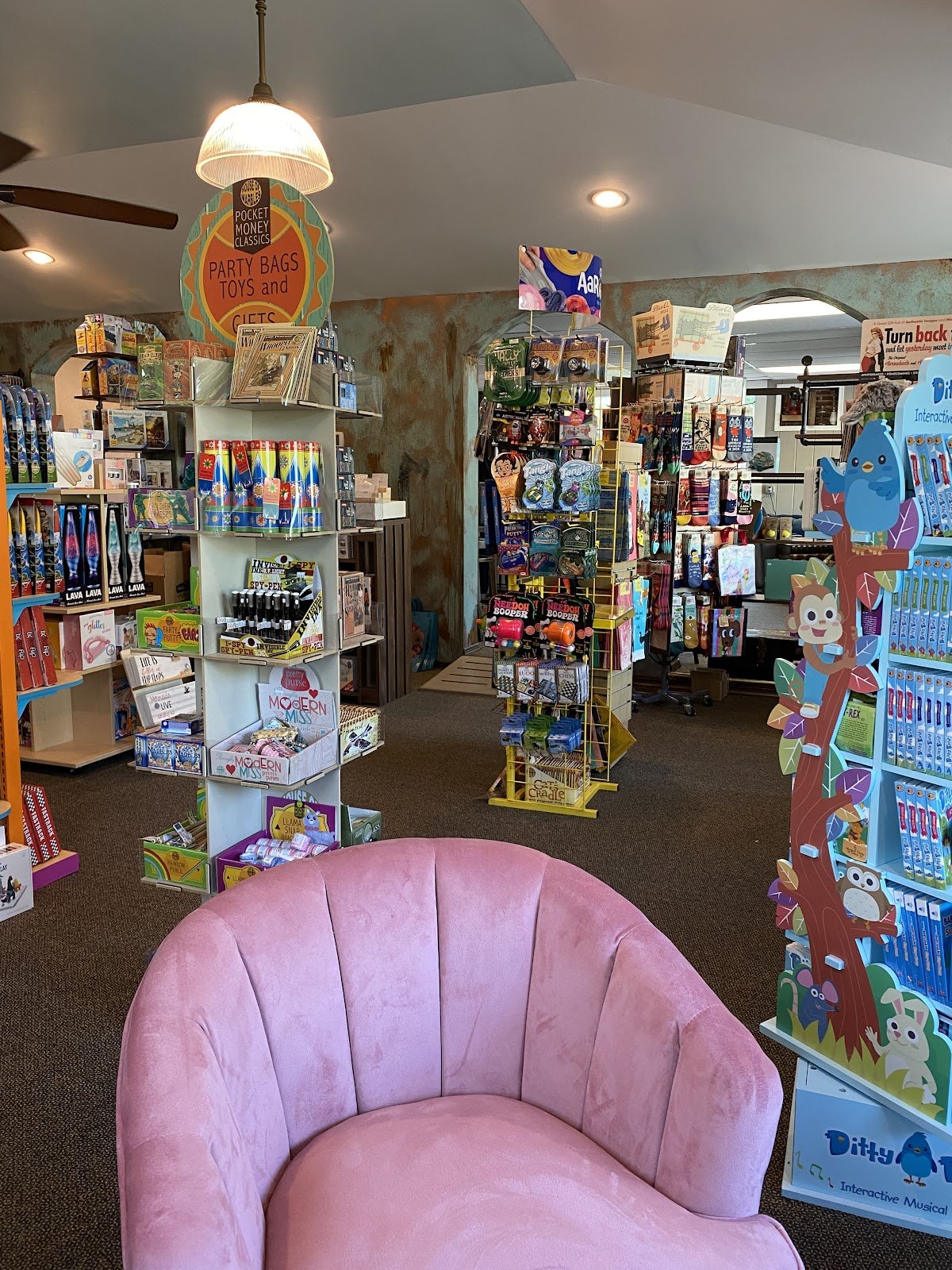 the-young-adventurers-toys-games-3