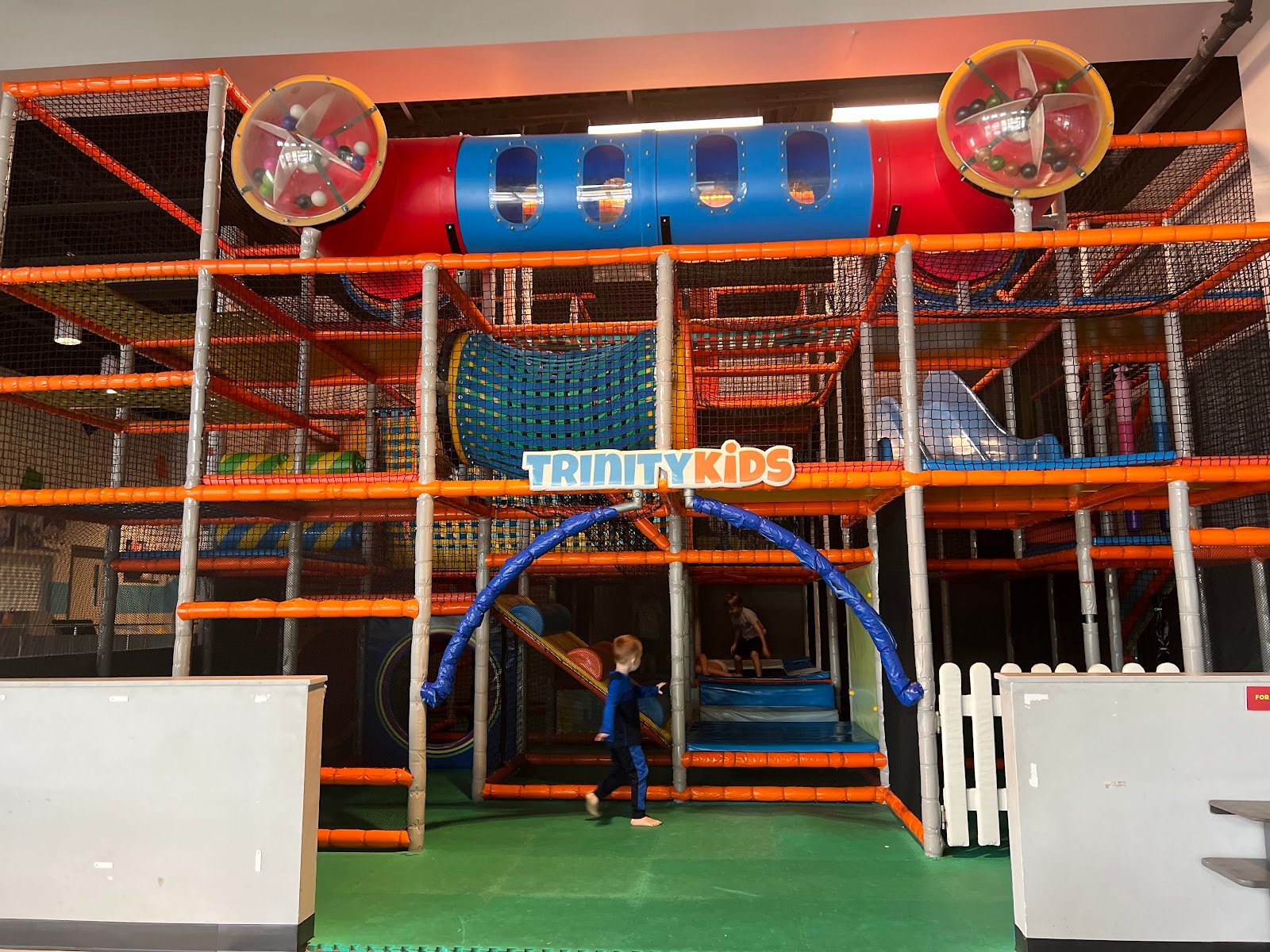 trinity-plaza-indoor-playground-3