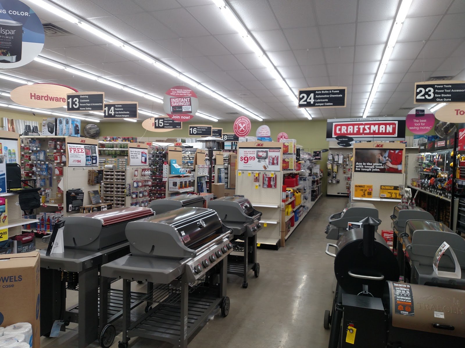 wahpeton-ace-hardware-2