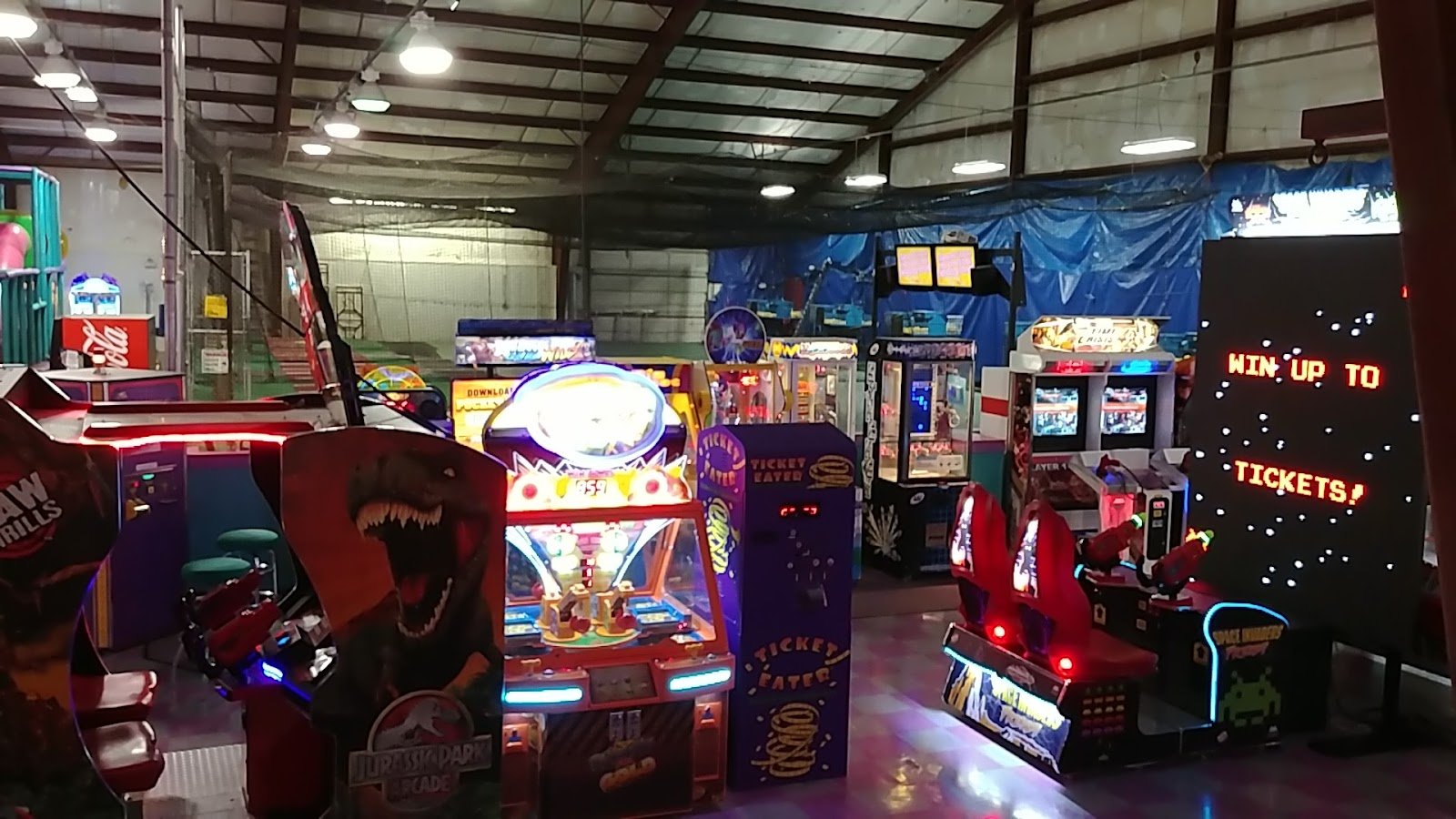 cluggys-amusement-center-3