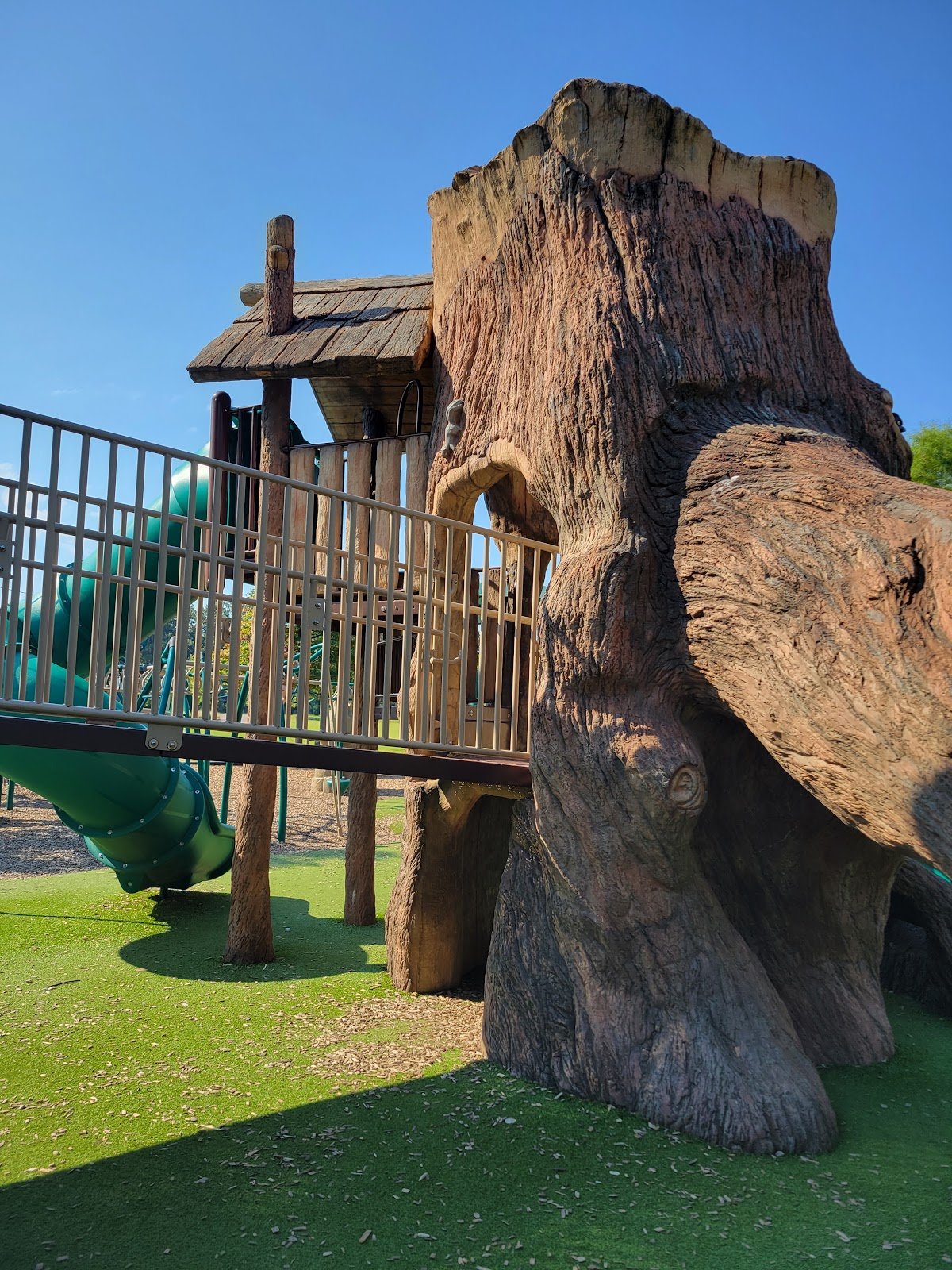 everybodys-tree-house-2
