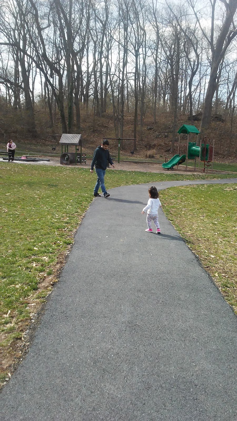 happy-hollow-playground-3