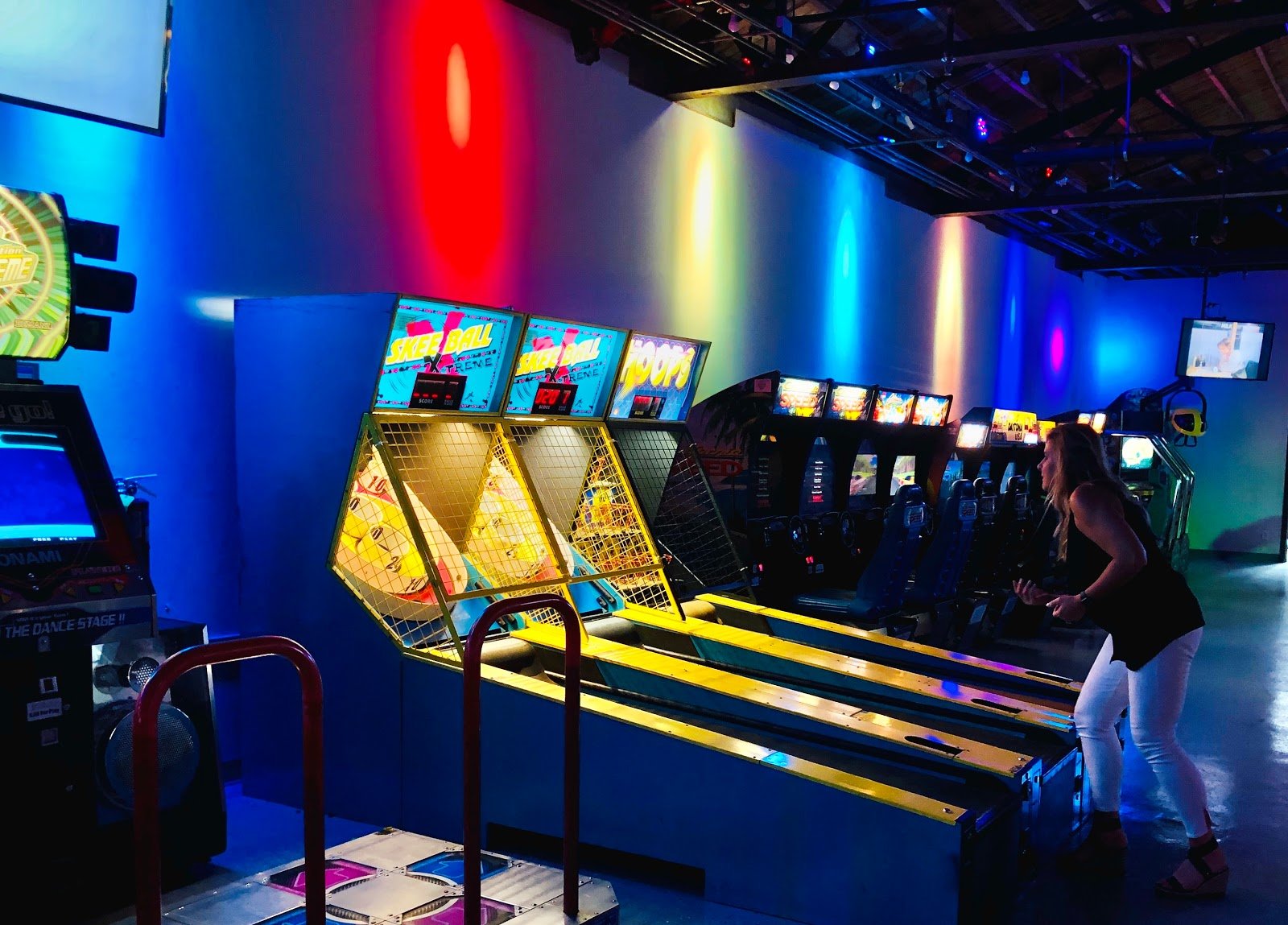 level-up-arcade-and-billiards-2