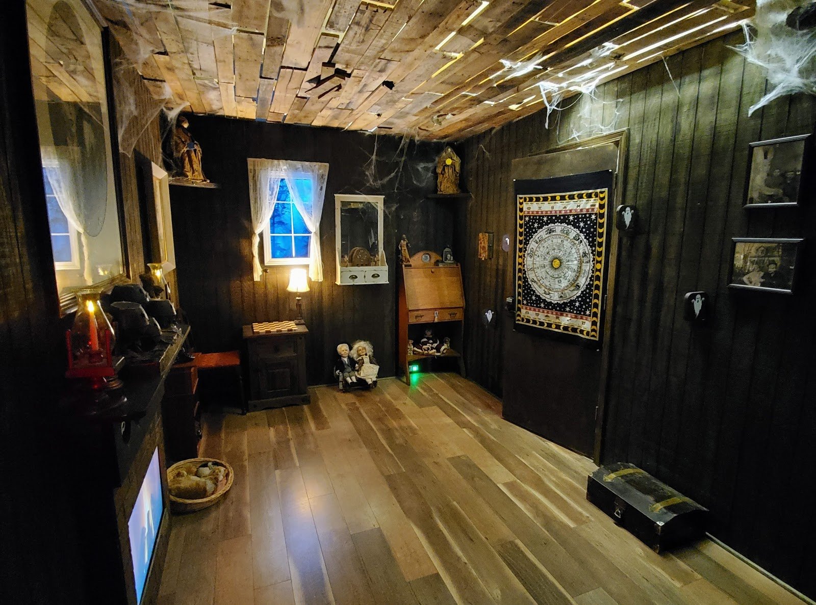 lock-clock-and-peril-escape-rooms-4