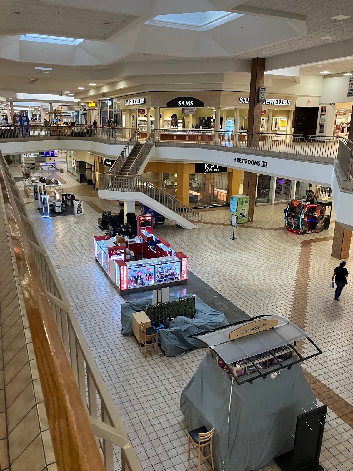rogue-valley-mall-3