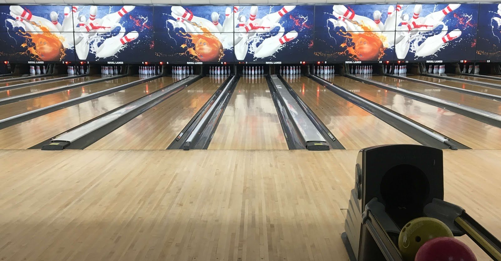 royal-lanes-family-entertainment-center-1