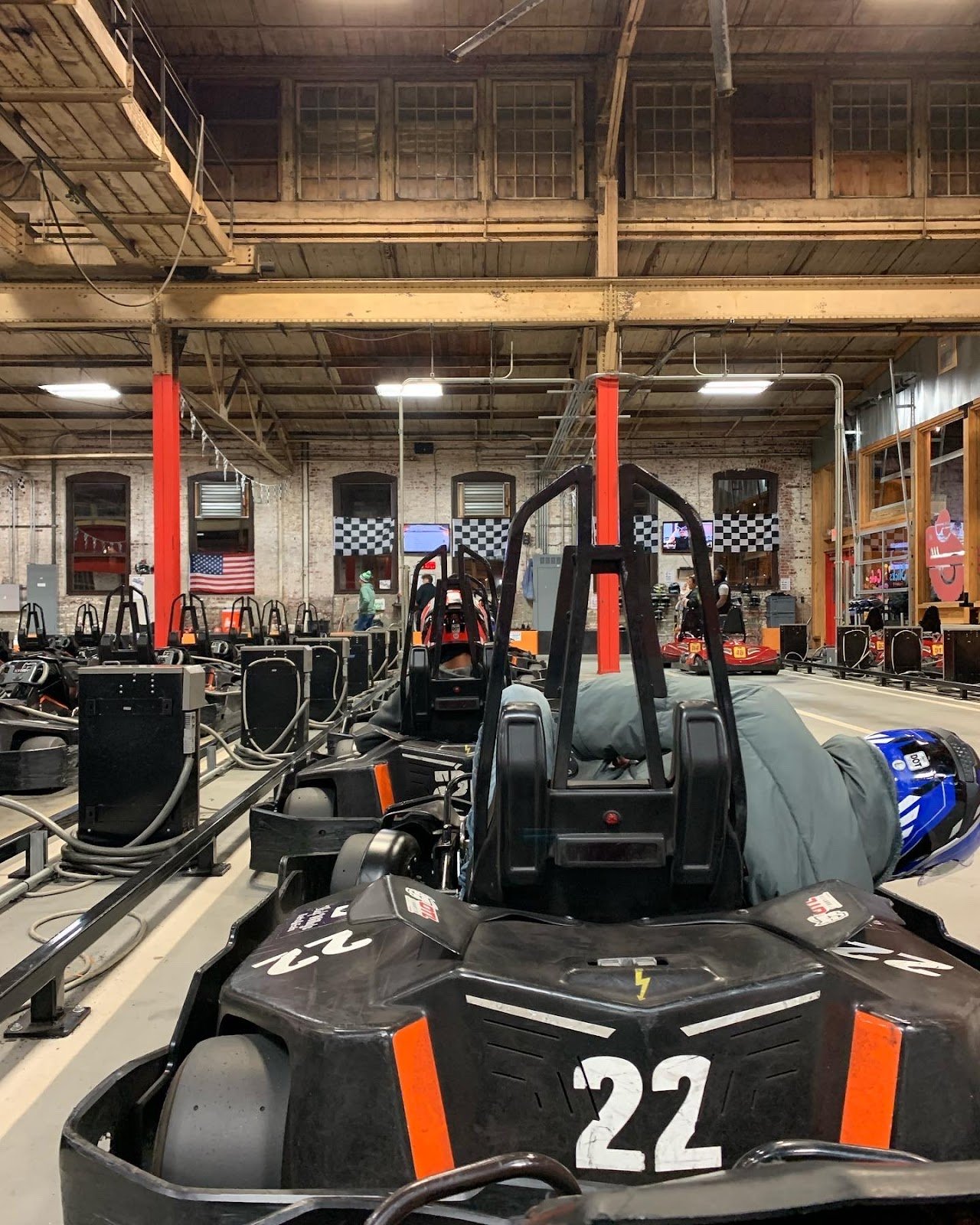 slick-willys-karts-eats-3