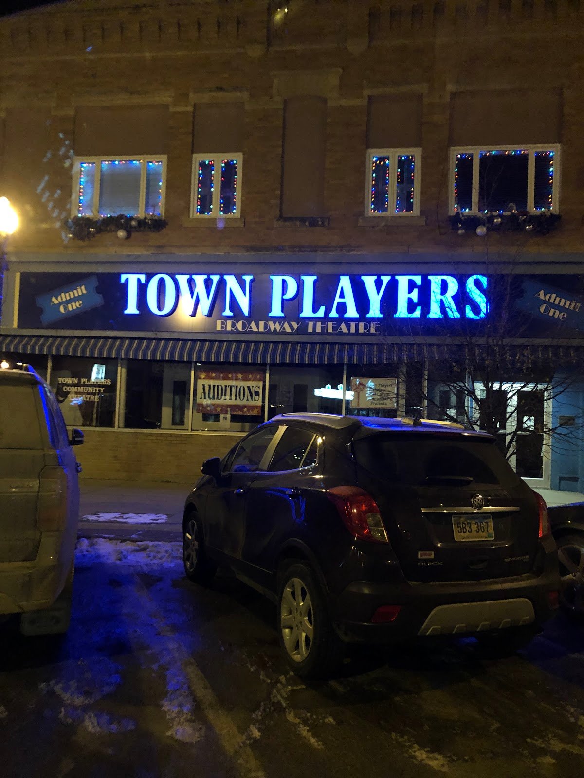 town-players-4