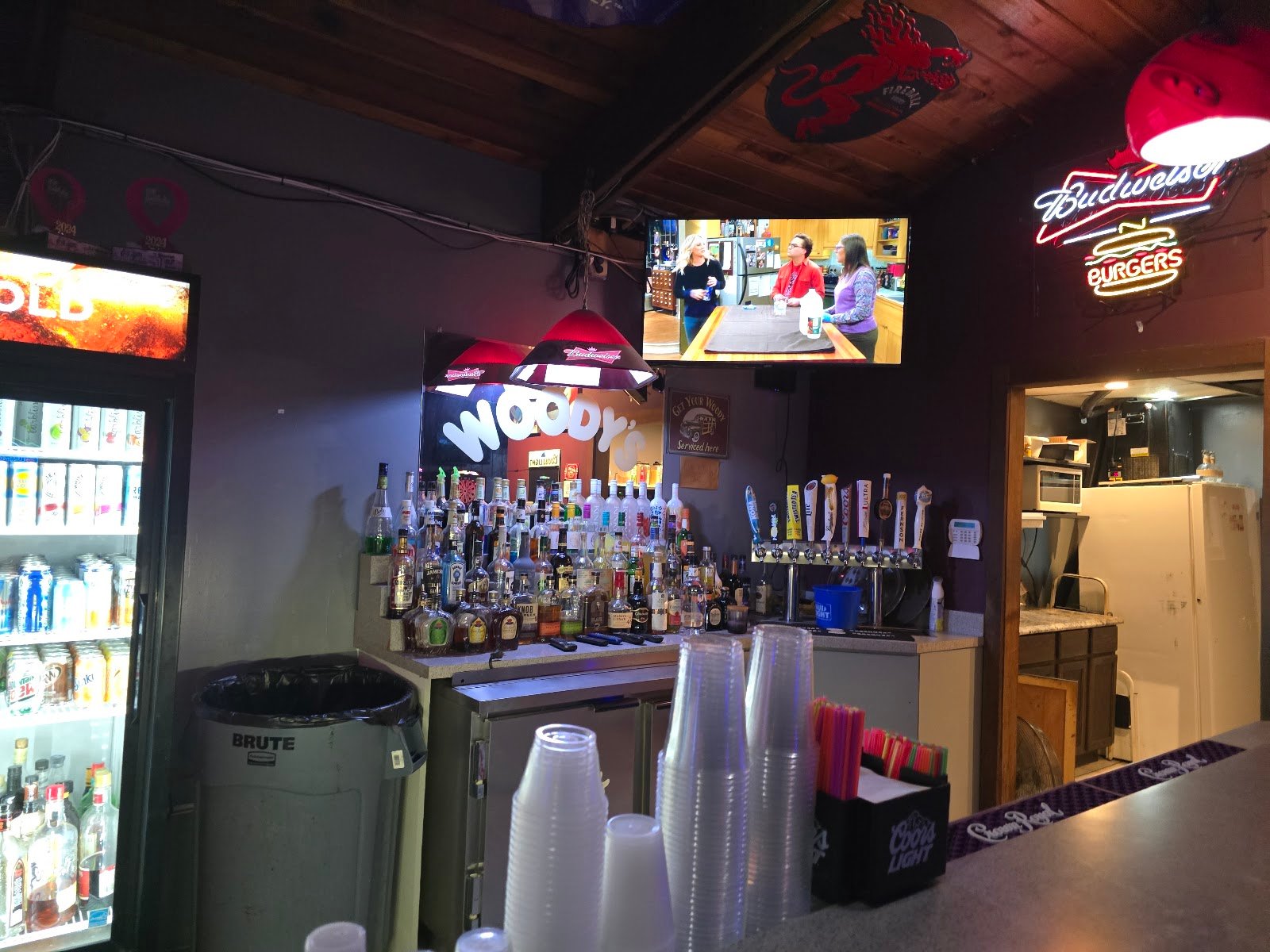 woodys-sports-bar-1