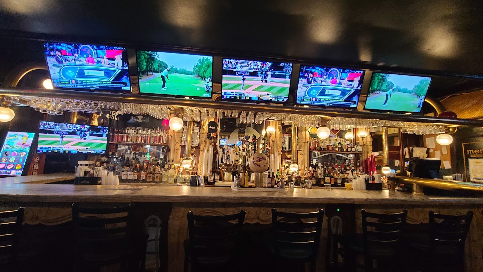 zembies-sports-tavern-4