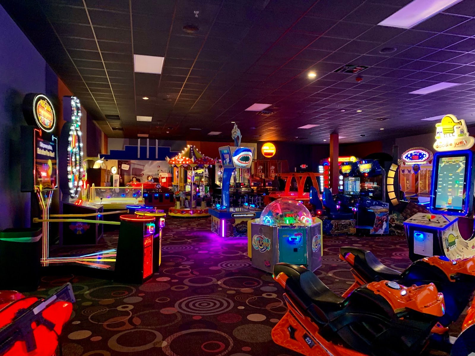 all-star-bowling-entertainment-draper-3