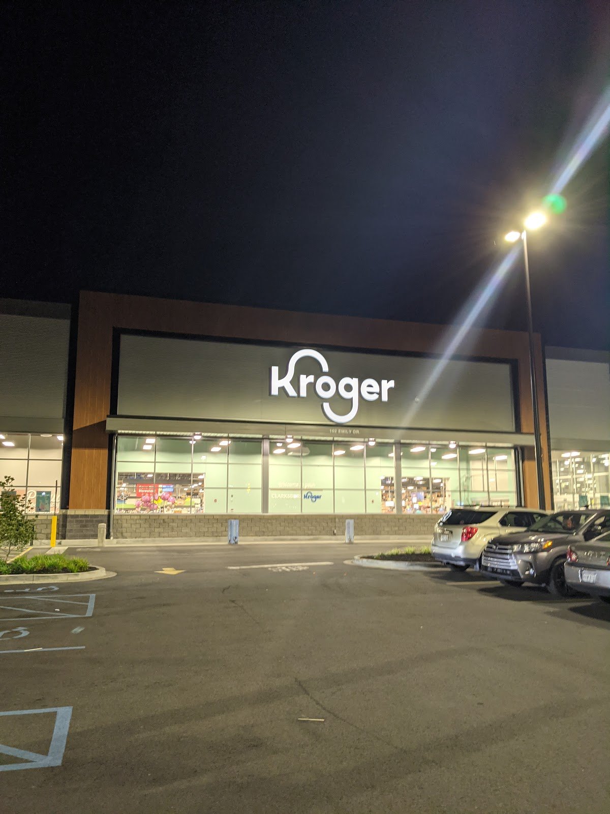 eastpointe-shopping-center-1