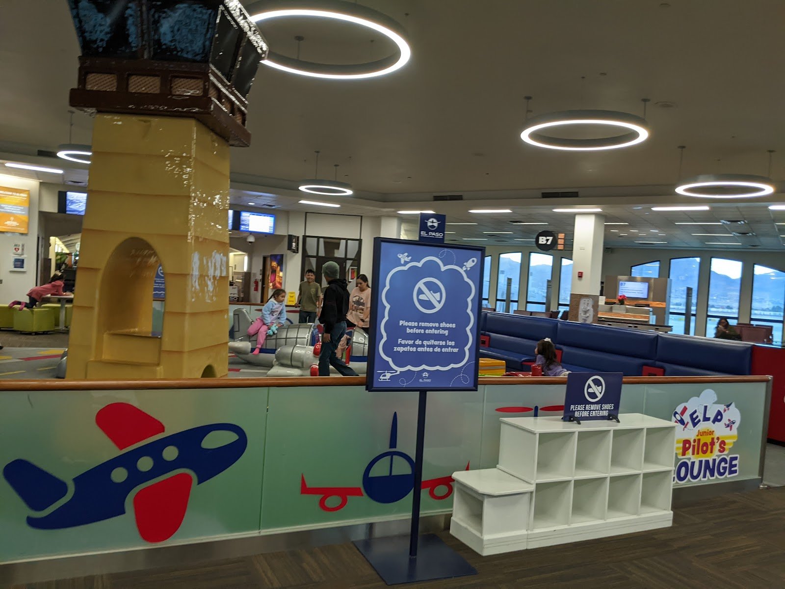 elp-junior-pilots-lounge-1