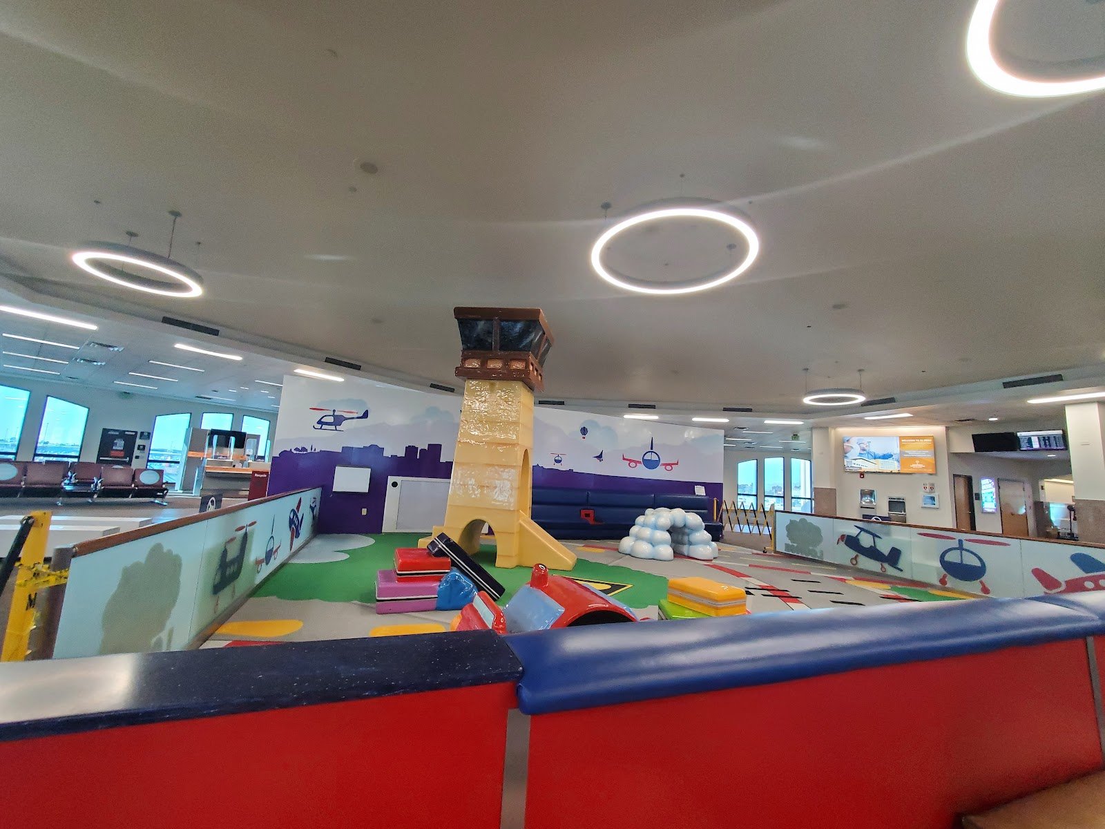 elp-junior-pilots-lounge-2