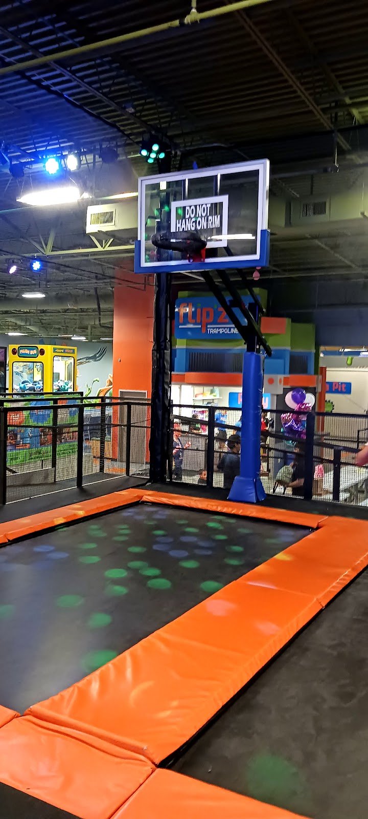 flipz-trampoline-family-fun-park-2