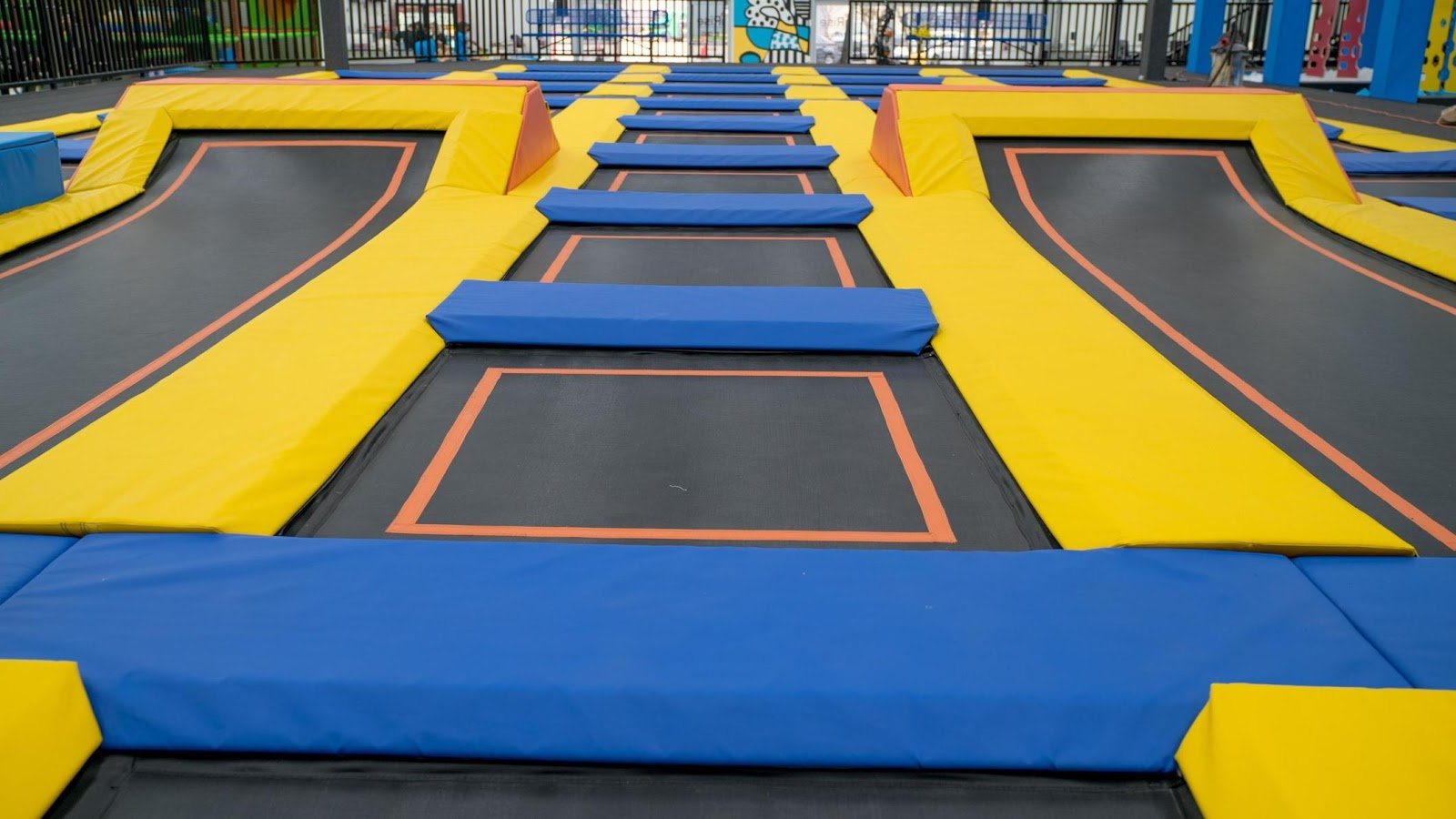 irise-trampoline-fun-park-1