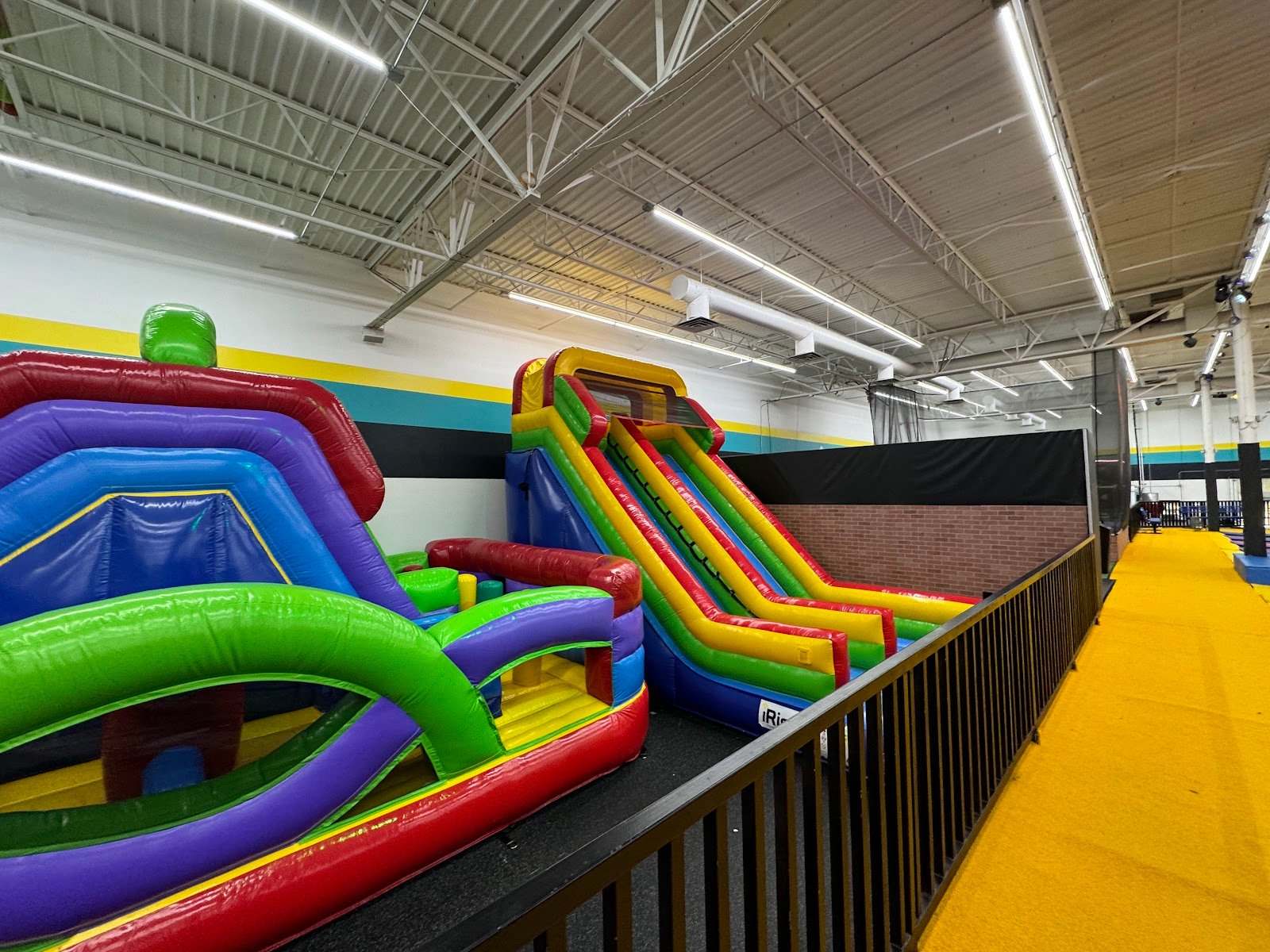 irise-trampoline-fun-park-4