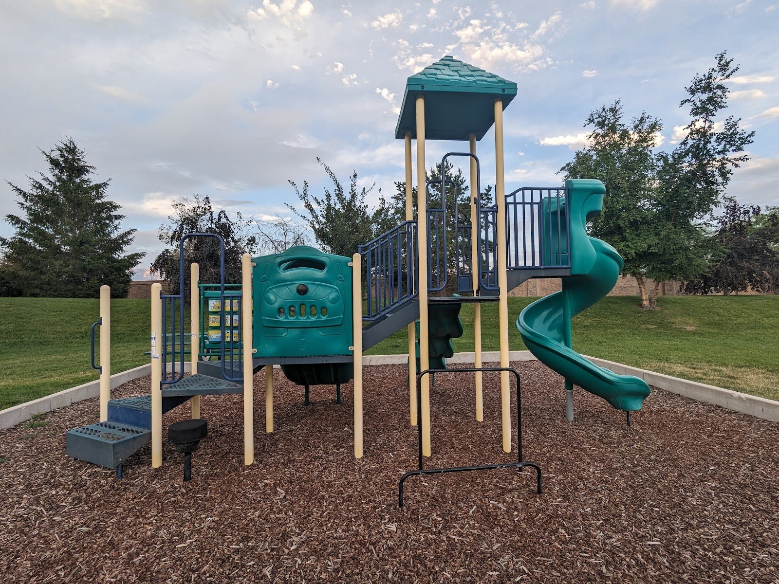 jordan-heights-park-playground-3