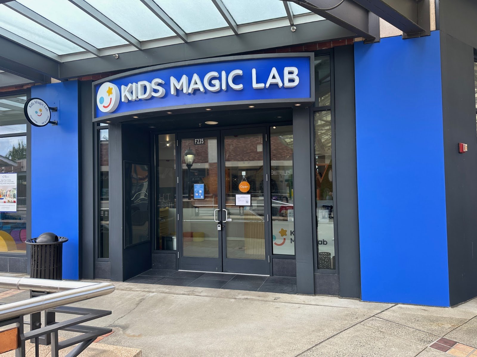 kids-magic-lab-2