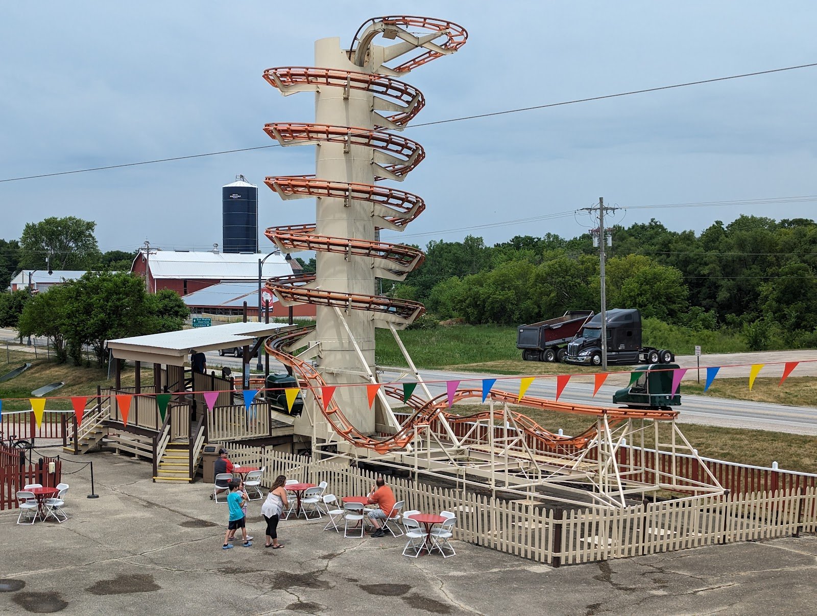 little-amerricka-amusement-park-2