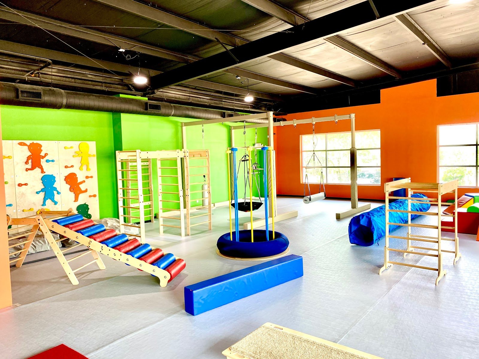 little-land-pediatric-therapy-play-gym-1