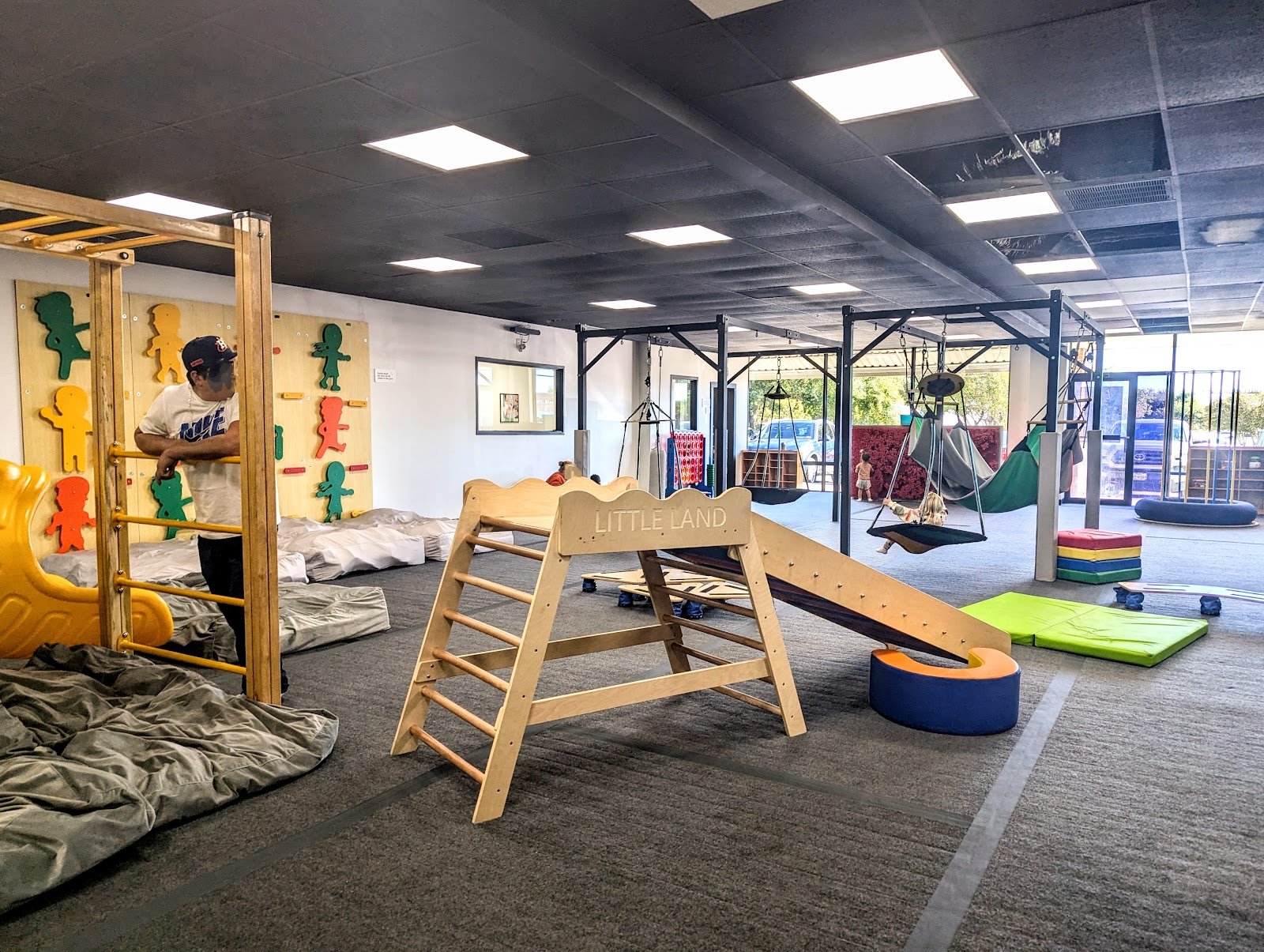 little-land-pediatric-therapy-play-gym-3