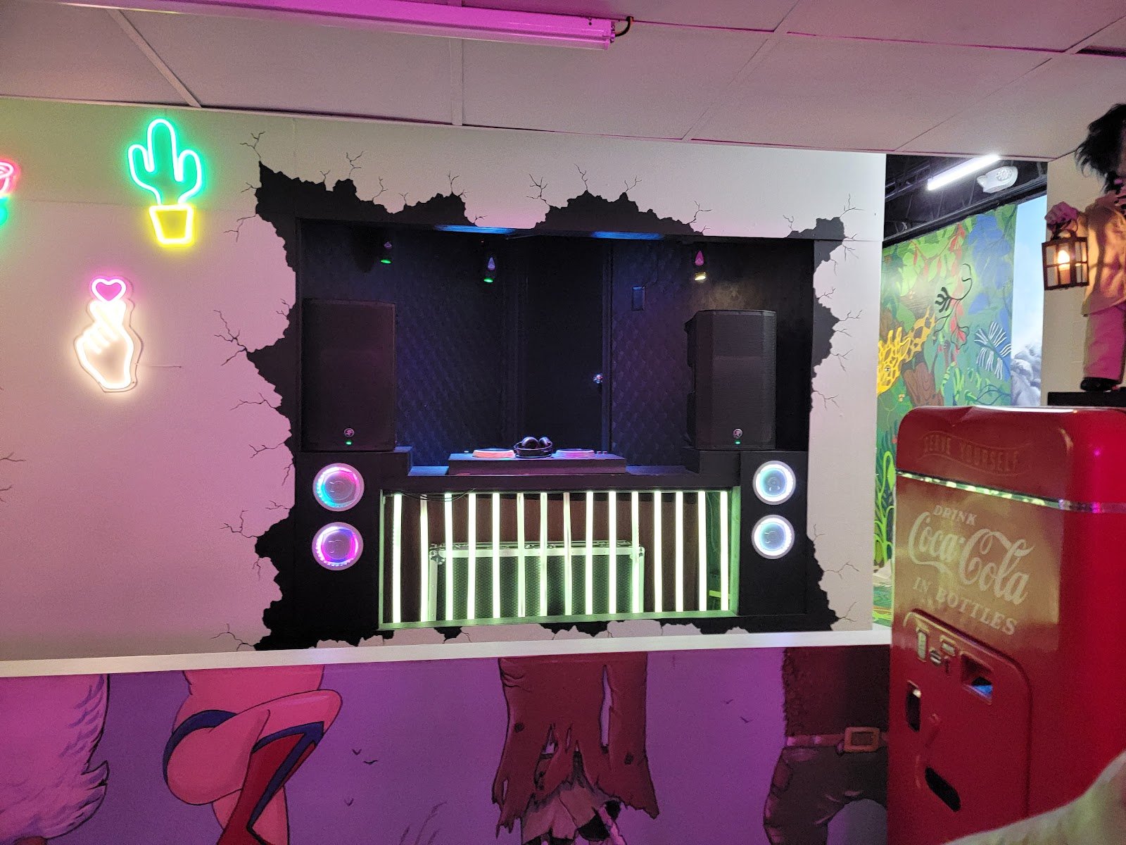 lost-planets-mirror-maze-2