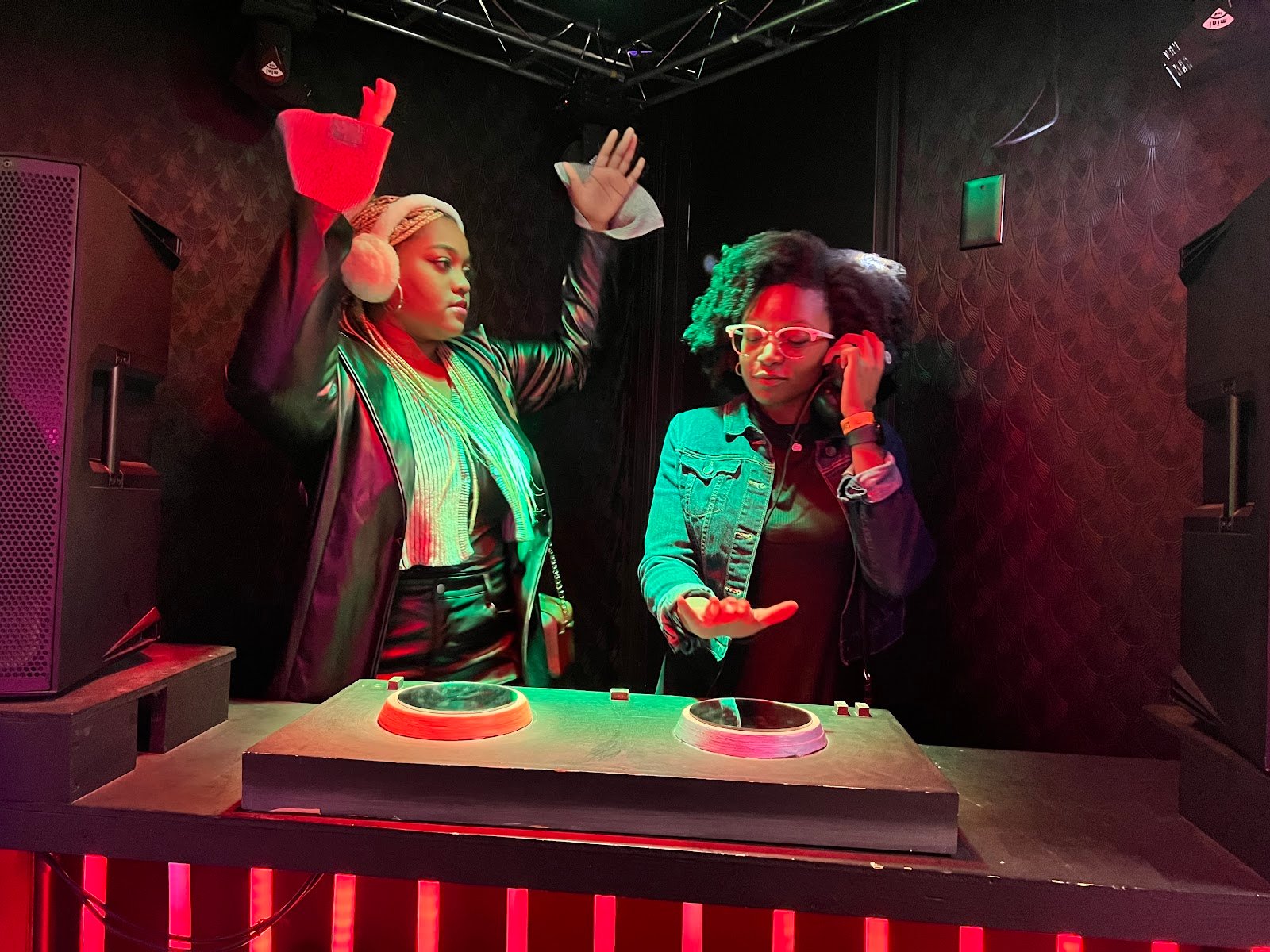 lost-planets-mirror-maze-4