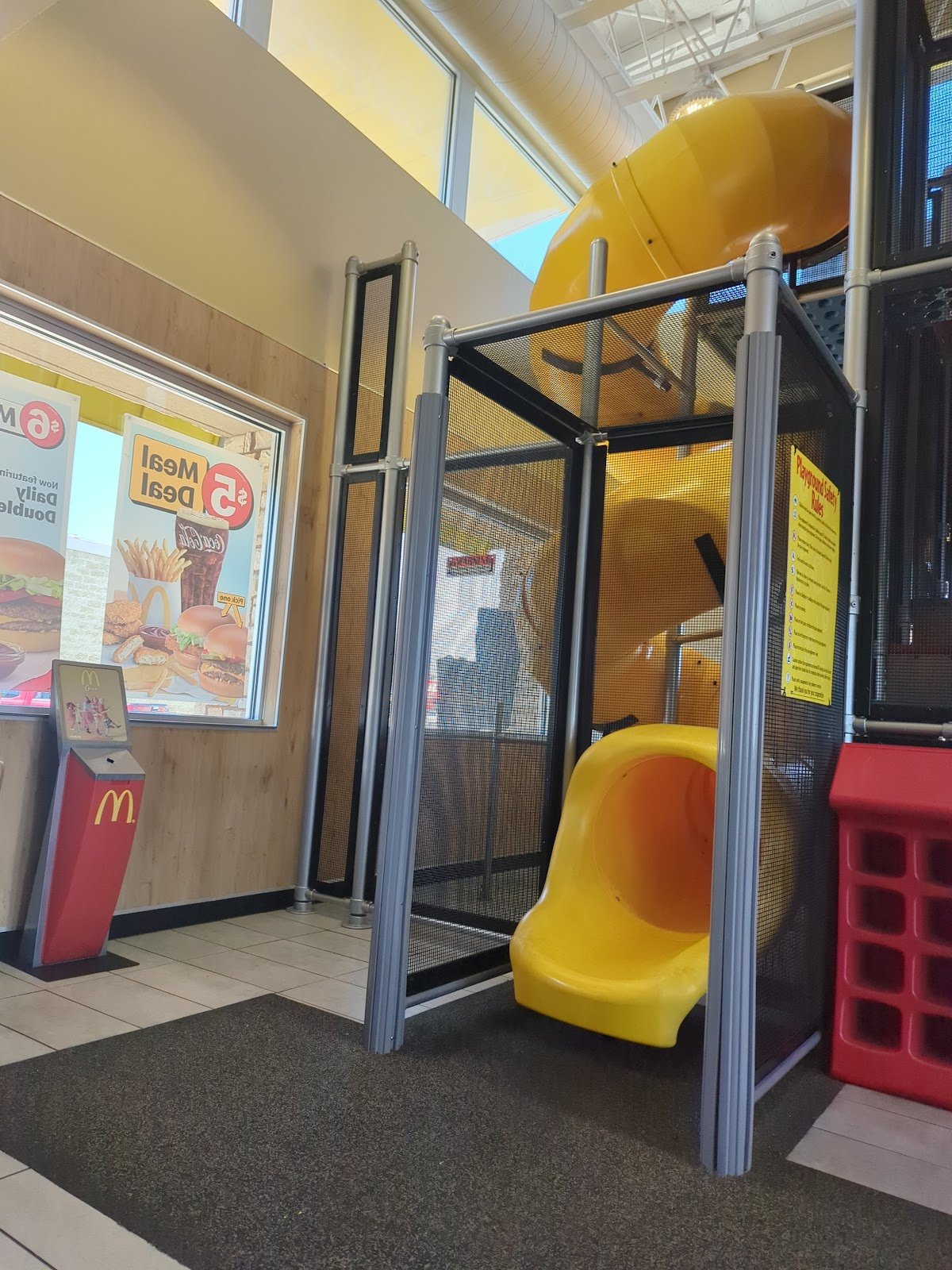 mcdonalds-playplace-3