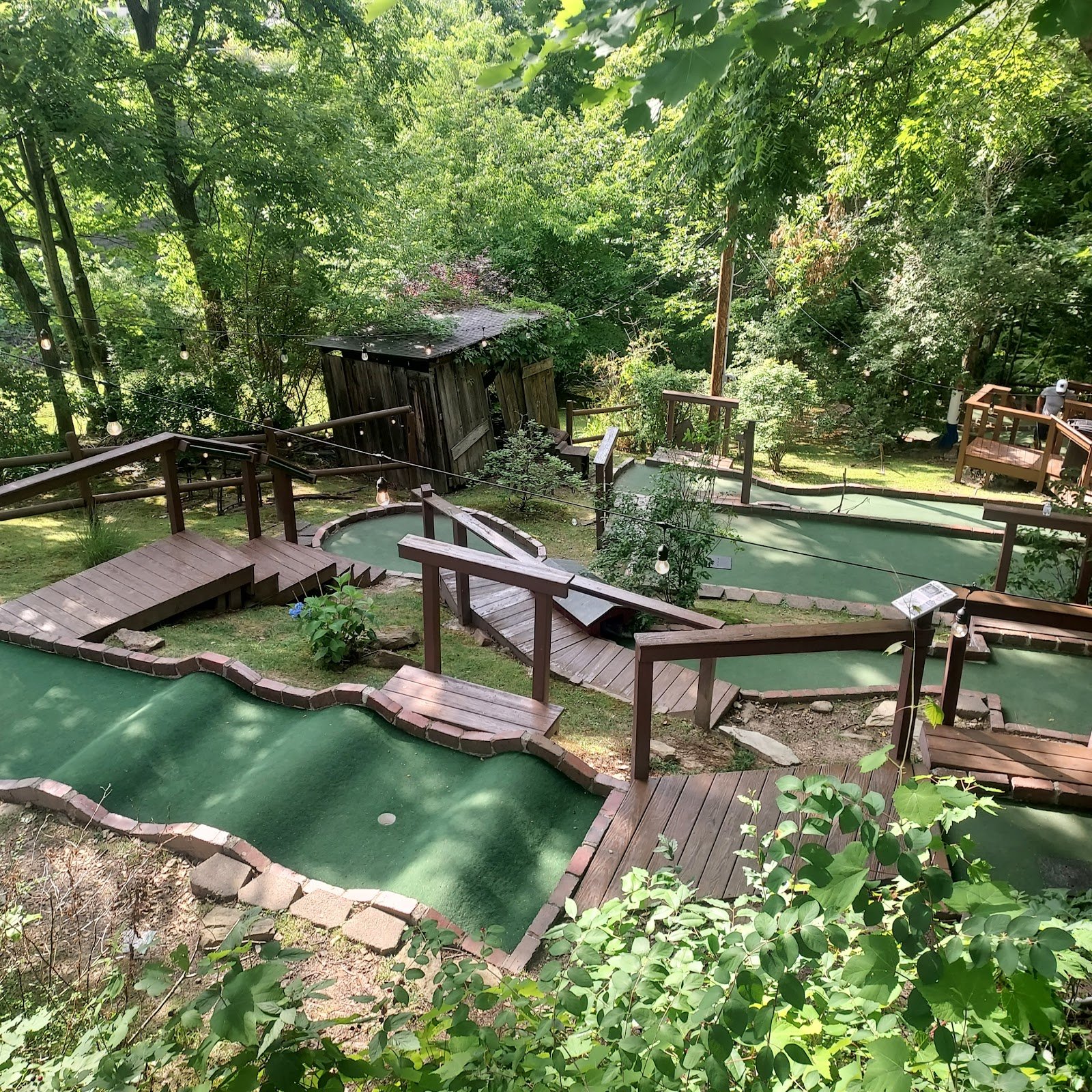 mountain-state-miniature-golf-1