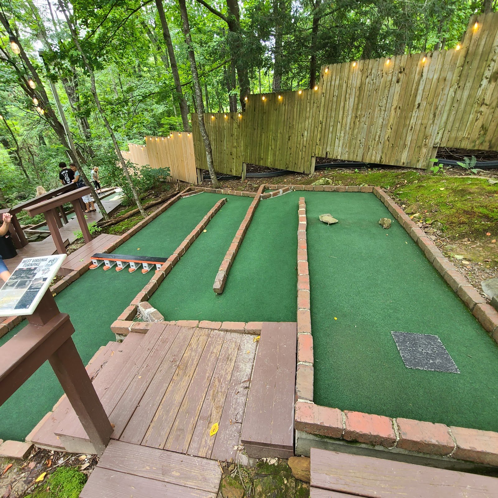mountain-state-miniature-golf-3