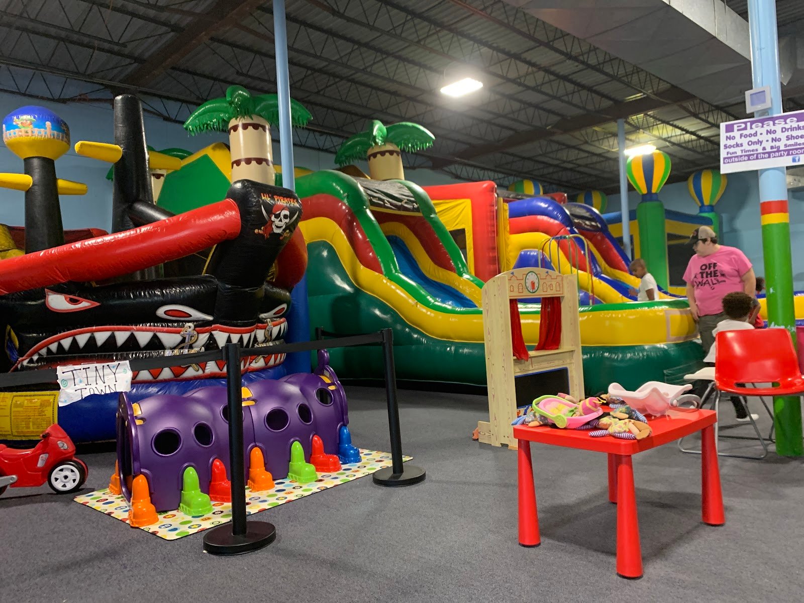 off-the-wall-indoor-bounce-party-place-1