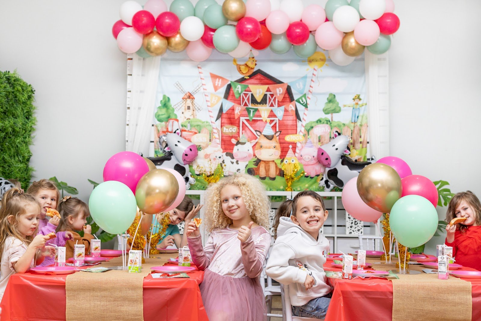 pikopyes-town-lakeway-parties-play-4