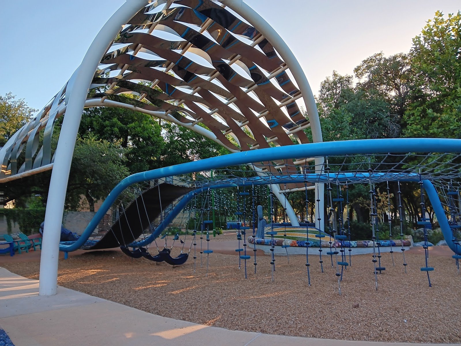 playground-and-splashpark-2